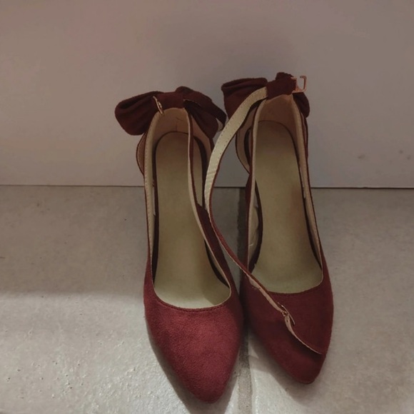 Velvet Maroon Bow Heels - Picture 1 of 4